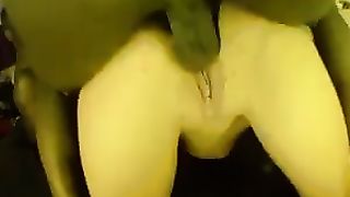 Девушки участвуют в групповухе