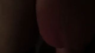 Жена сдавливает покорному мужу яйца и дрочит его маленький писюн